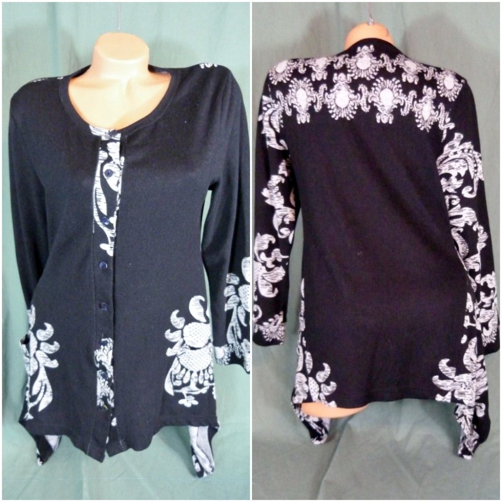 Mechant Sweater Cardigan Medium Black White Button